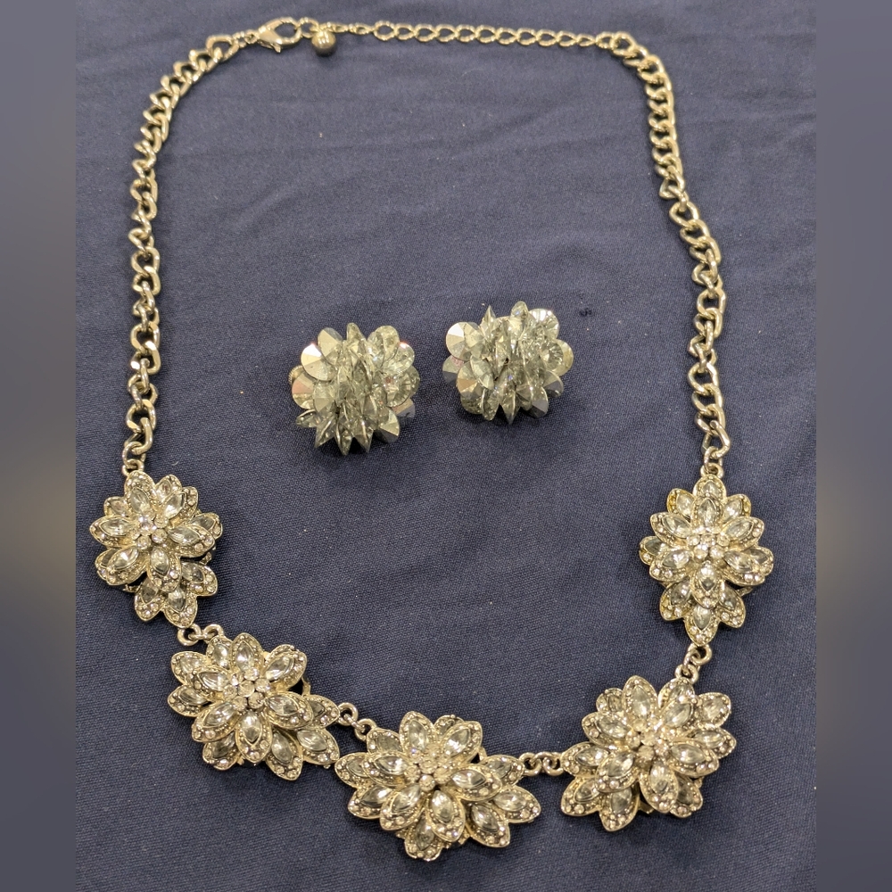 Set of 2 Necklace and Earrings on Clip